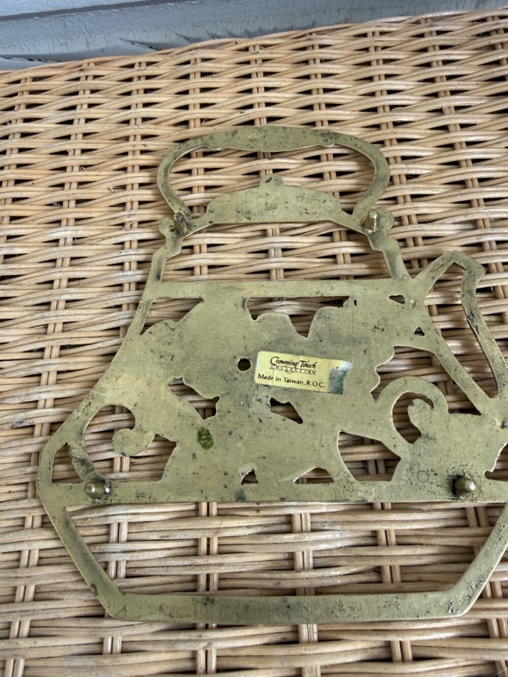 Vintage 70s Brass Trivet Hot Plate Floral Teapot Shaped Kitchen Decor - Picture 6 of 6